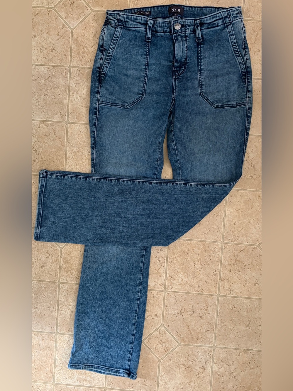 NYDJ HIGH WAISTED “BARBARA” BOOTCUT JEANS -  LIKE NEW! SIZE 8